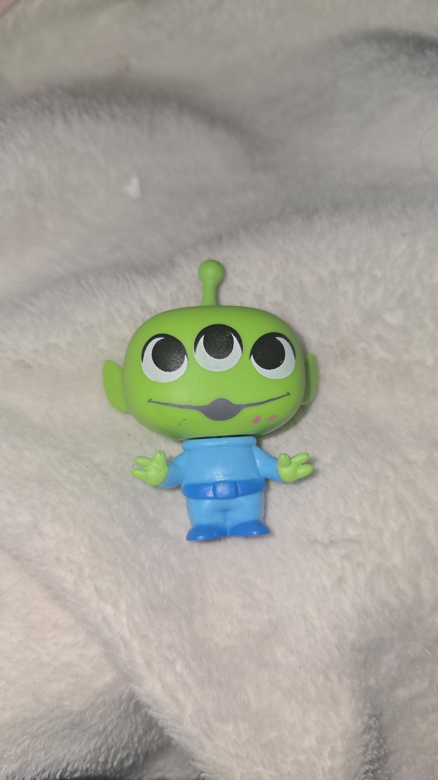 Alien topper